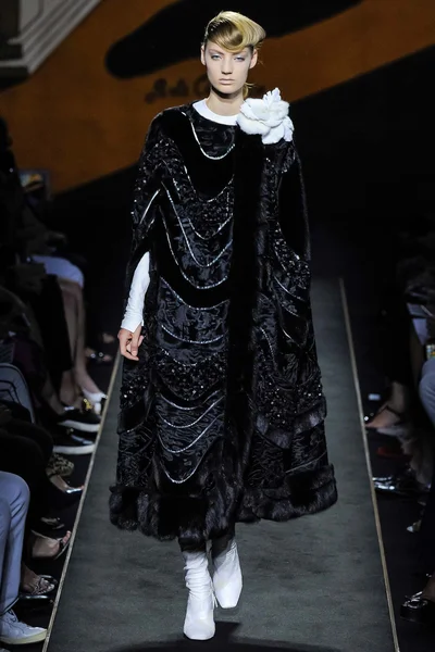 Look 11